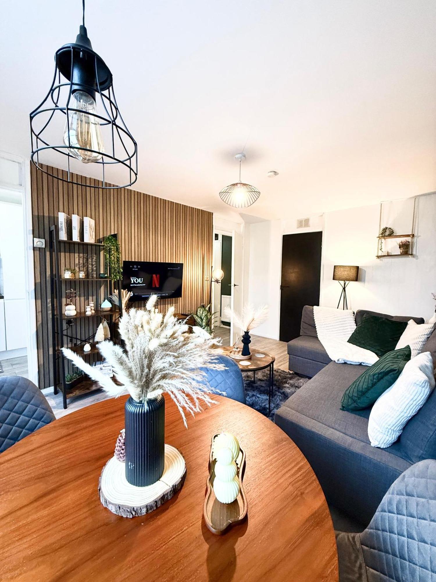 Archway Retreat With Easy Access *